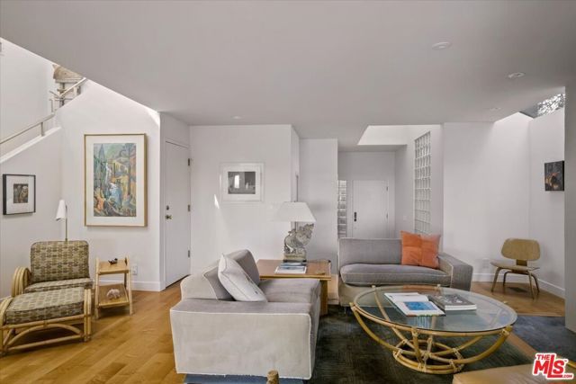 1358 Killarney Avenue, Los Angeles, CA 90065