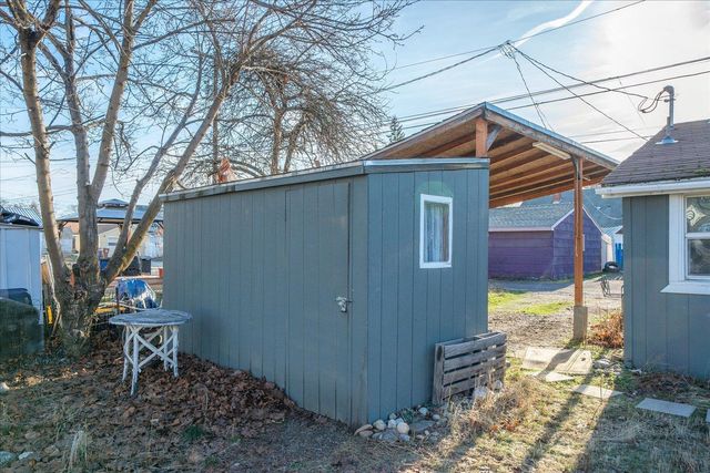 1507 W Chelan Ave, Spokane, WA 99205