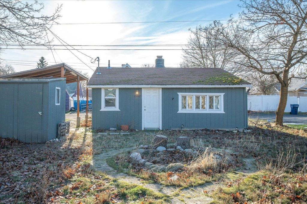 1507 W Chelan Ave, Spokane, WA 99205