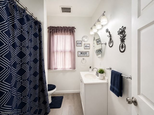 75 Eaton Pl, East Orange City, NJ 07017