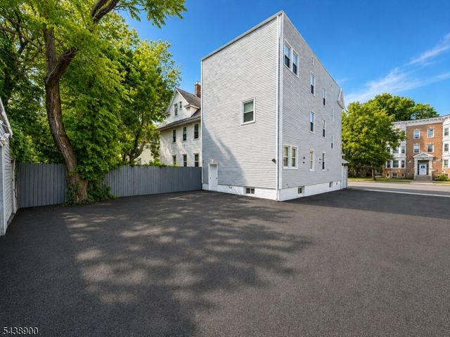 75 Eaton Pl, East Orange City, NJ 07017