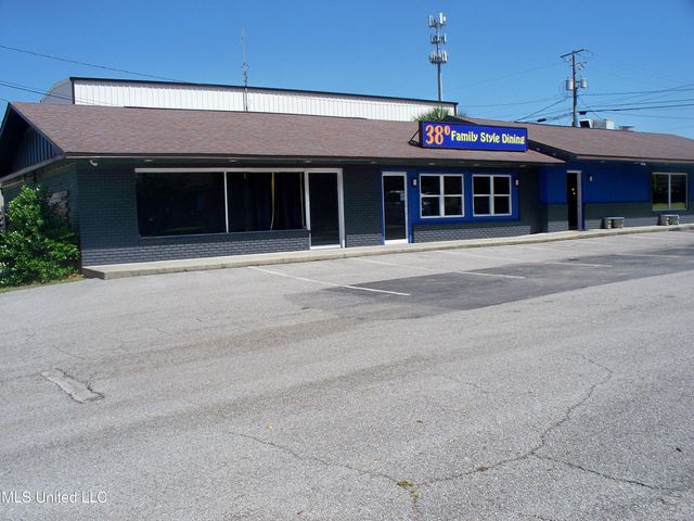 1220 Bienville Boulevard, Ocean Springs, MS 39564