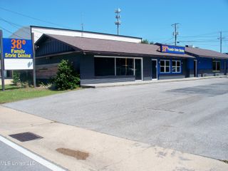 1220 Bienville Boulevard, Ocean Springs, MS 39564