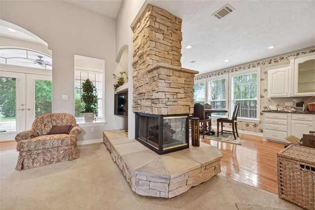 13 Wedgewood Boulevard, Conroe, TX 77304