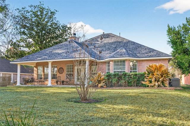 13 Wedgewood Boulevard, Conroe, TX 77304