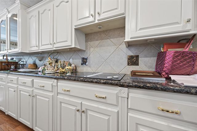 13 Wedgewood Boulevard, Conroe, TX 77304