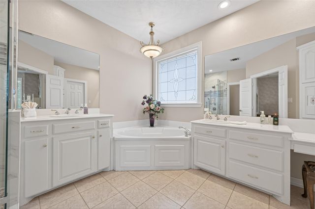 13 Wedgewood Boulevard, Conroe, TX 77304