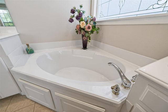 13 Wedgewood Boulevard, Conroe, TX 77304