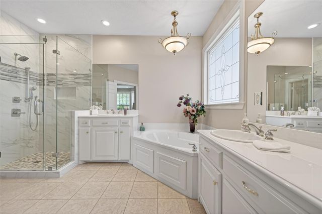 13 Wedgewood Boulevard, Conroe, TX 77304