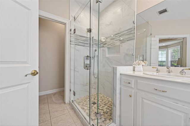 13 Wedgewood Boulevard, Conroe, TX 77304