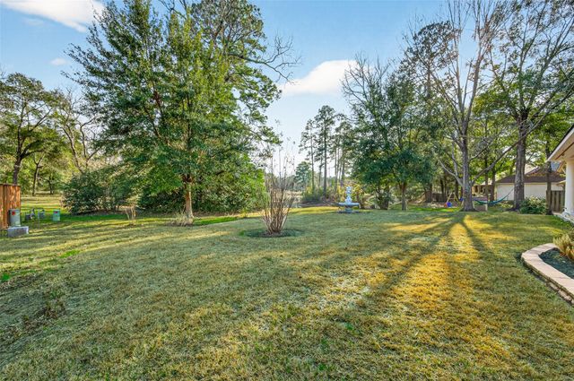 13 Wedgewood Boulevard, Conroe, TX 77304