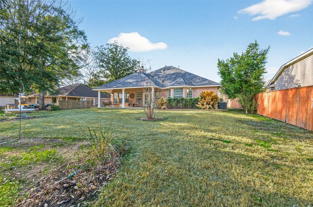 13 Wedgewood Boulevard, Conroe, TX 77304