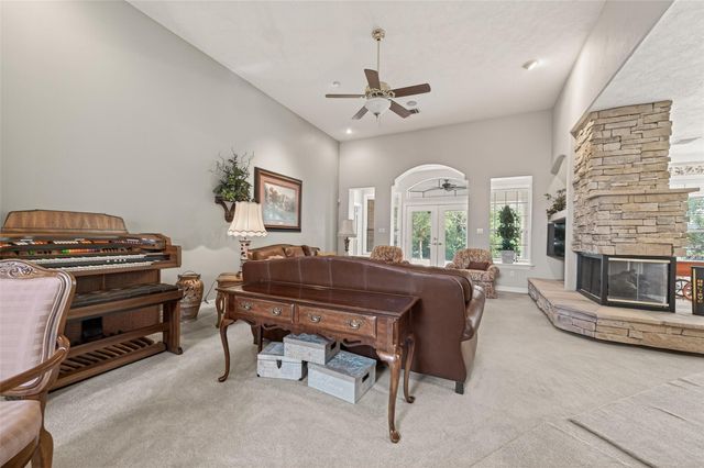 13 Wedgewood Boulevard, Conroe, TX 77304