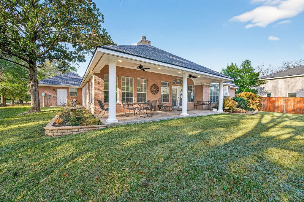 13 Wedgewood Boulevard, Conroe, TX 77304