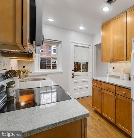 4628 31ST RD S, Arlington, VA 22206