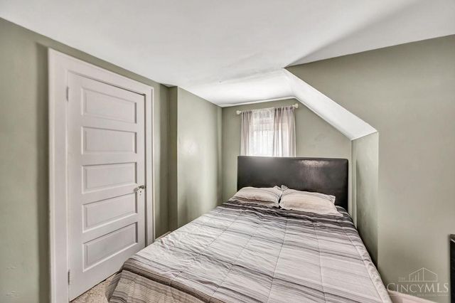 45 S Lake Avenue, Glendale, OH 45246