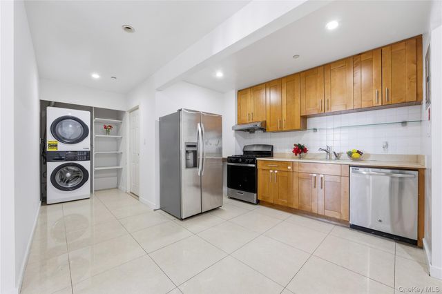 106-07 Northern Boulevard 5B, Corona, NY 11368
