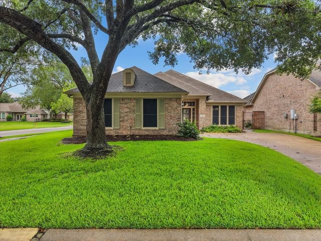 2416 Thorndon Park Court, League City, TX 77573