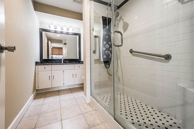 15 Greenway Plaza 5C, Houston, TX 77046
