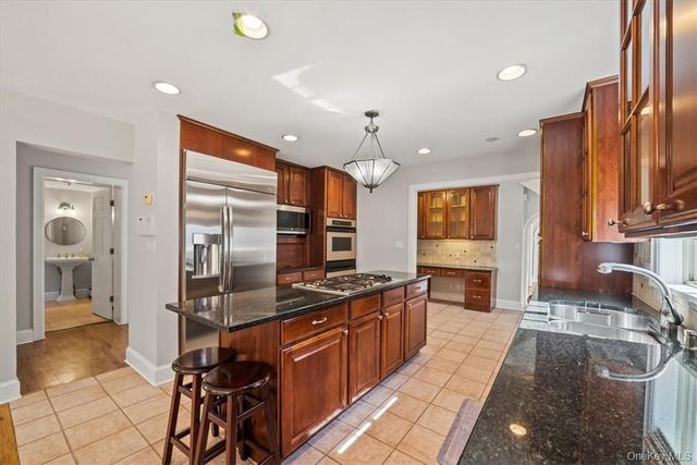 72 Grand Boulevard, Scarsdale, NY 10583