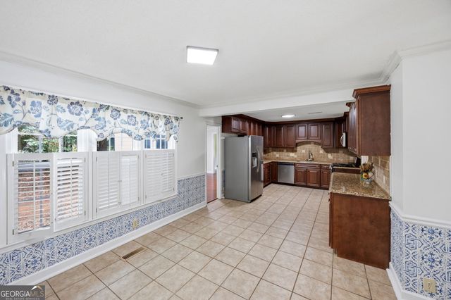 1215 Craddock Way, Macon, GA 31210