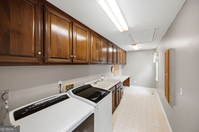 1215 Craddock Way, Macon, GA 31210