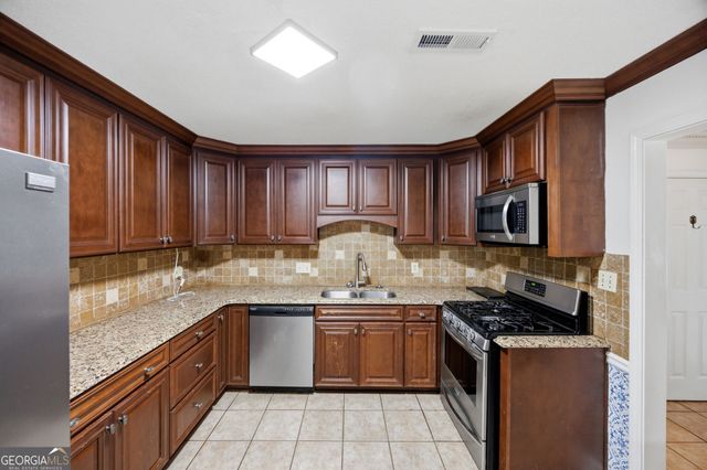 1215 Craddock Way, Macon, GA 31210