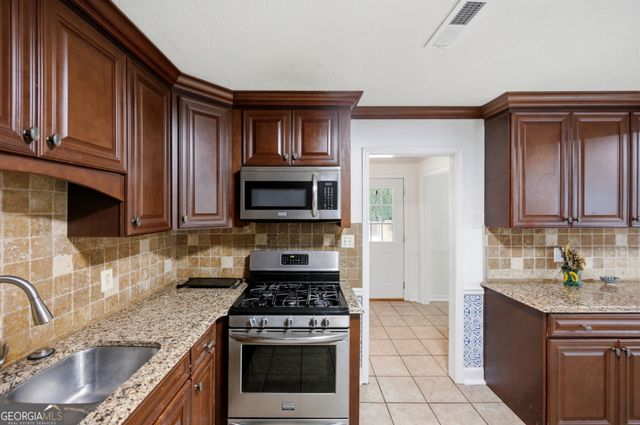 1215 Craddock Way, Macon, GA 31210