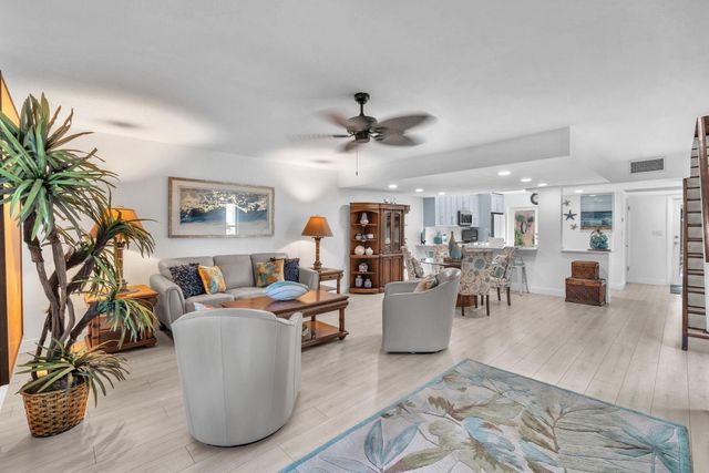 3073 N Palm Aire Drive 3073, Pompano Beach, FL 33069