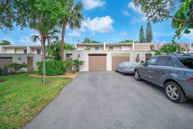 3073 N Palm Aire Drive 3073, Pompano Beach, FL 33069