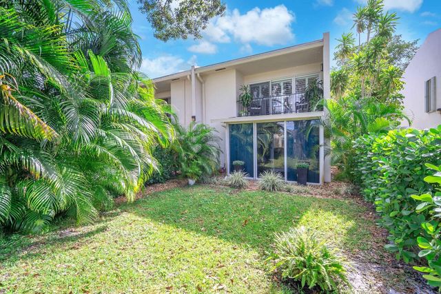 3073 N Palm Aire Drive 3073, Pompano Beach, FL 33069