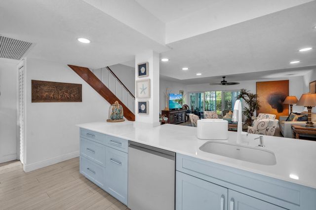 3073 N Palm Aire Drive 3073, Pompano Beach, FL 33069