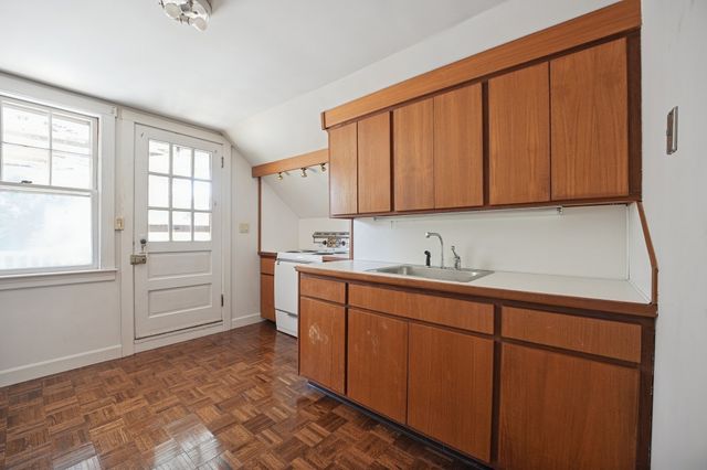 139 Union St, Weymouth, MA 02190