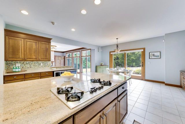 N2988 Lake Forest CIRCLE, Lake Geneva, WI 53147