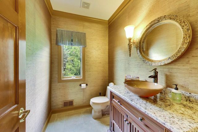 N2988 Lake Forest CIRCLE, Lake Geneva, WI 53147