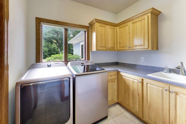 N2988 Lake Forest CIRCLE, Lake Geneva, WI 53147