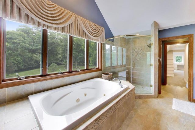 N2988 Lake Forest CIRCLE, Lake Geneva, WI 53147