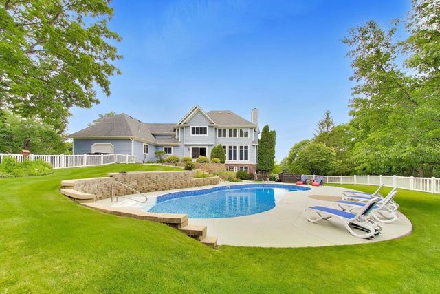 N2988 Lake Forest CIRCLE, Lake Geneva, WI 53147
