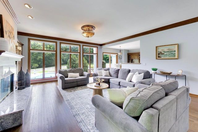 N2988 Lake Forest CIRCLE, Lake Geneva, WI 53147