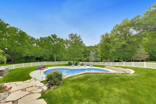 N2988 Lake Forest CIRCLE, Lake Geneva, WI 53147