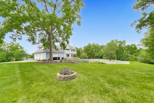 N2988 Lake Forest CIRCLE, Lake Geneva, WI 53147