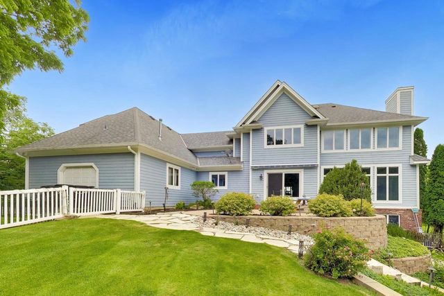N2988 Lake Forest CIRCLE, Lake Geneva, WI 53147