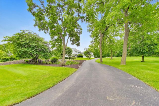 N2988 Lake Forest CIRCLE, Lake Geneva, WI 53147