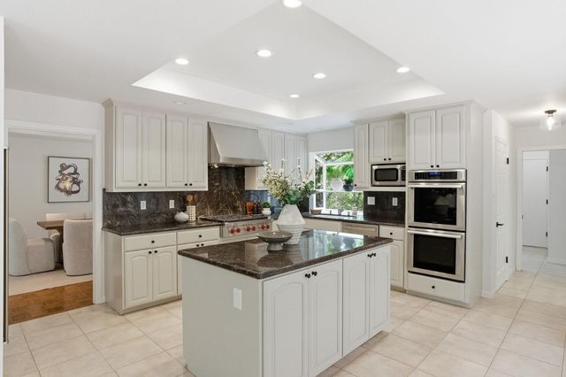 65 Falkirk Lane, Hillsborough, CA 94010