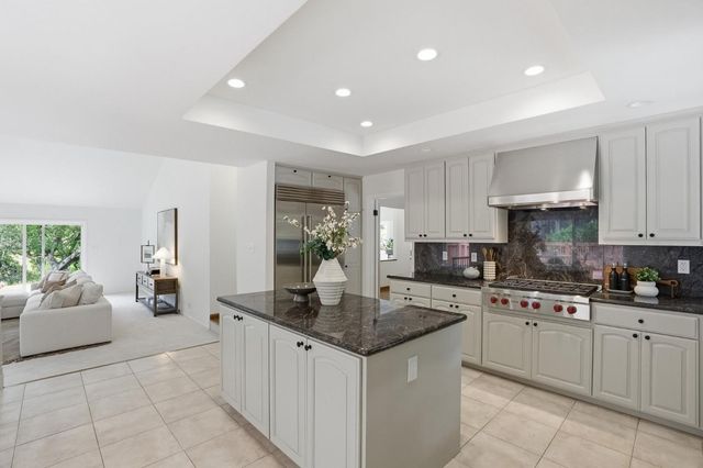 65 Falkirk Lane, Hillsborough, CA 94010