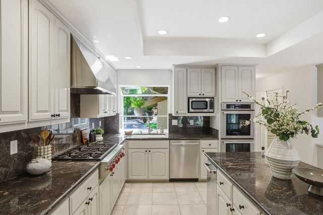 65 Falkirk Lane, Hillsborough, CA 94010