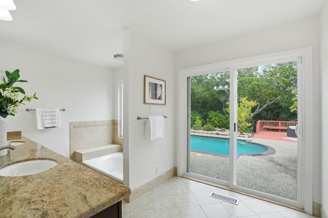 65 Falkirk Lane, Hillsborough, CA 94010