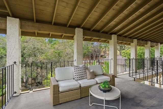 65 Falkirk Lane, Hillsborough, CA 94010