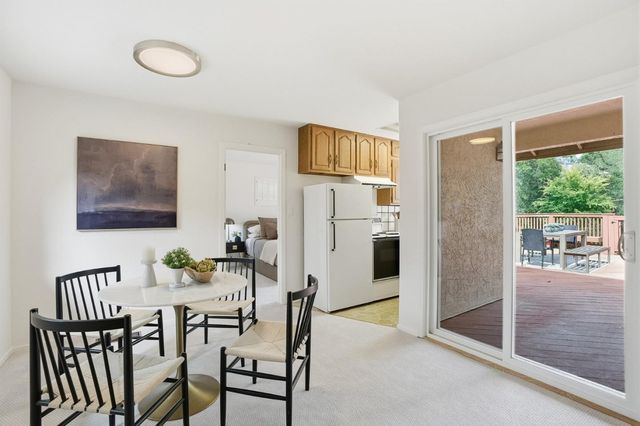 65 Falkirk Lane, Hillsborough, CA 94010