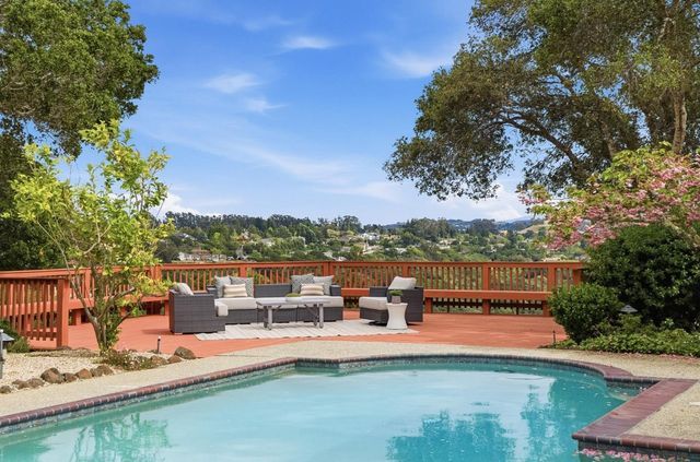 65 Falkirk Lane, Hillsborough, CA 94010